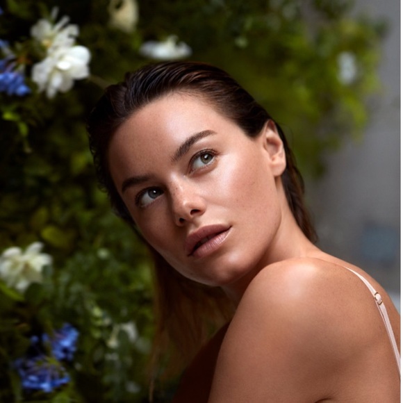 Laura Mercier The Perfect Cream Moisturizer - Picture 11 of 13